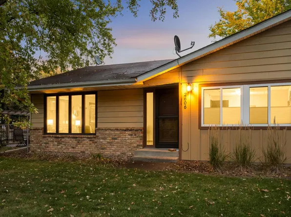 2606 Jackson St, Little Canada, MN 55117