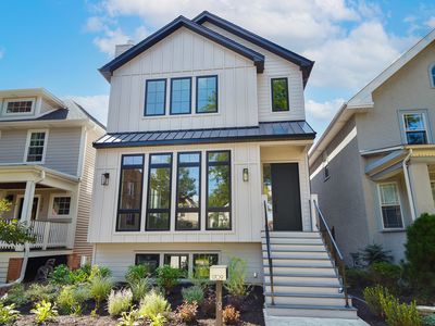 1709 W Carmen Ave, Chicago, IL, 60640
