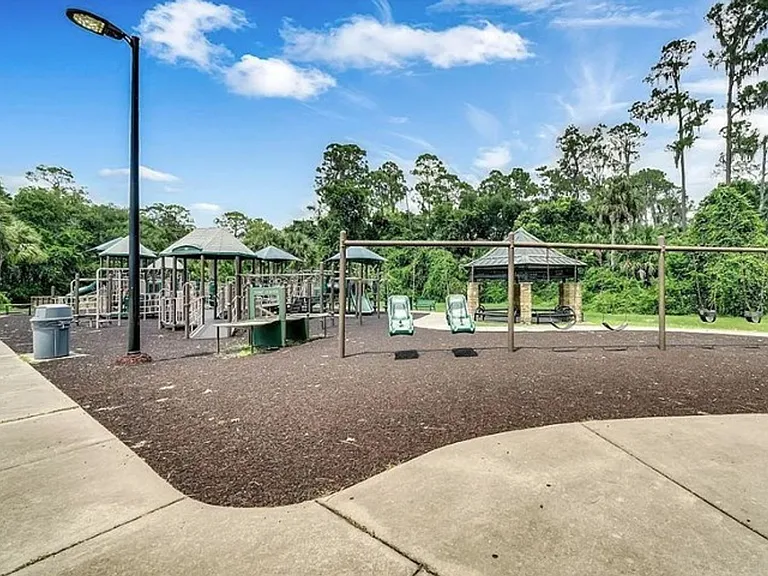 130 Jasmine Woods Ct #9D — Photo 11