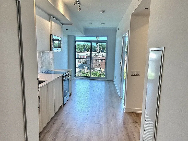 500 Dupont St #509 — Photo 7