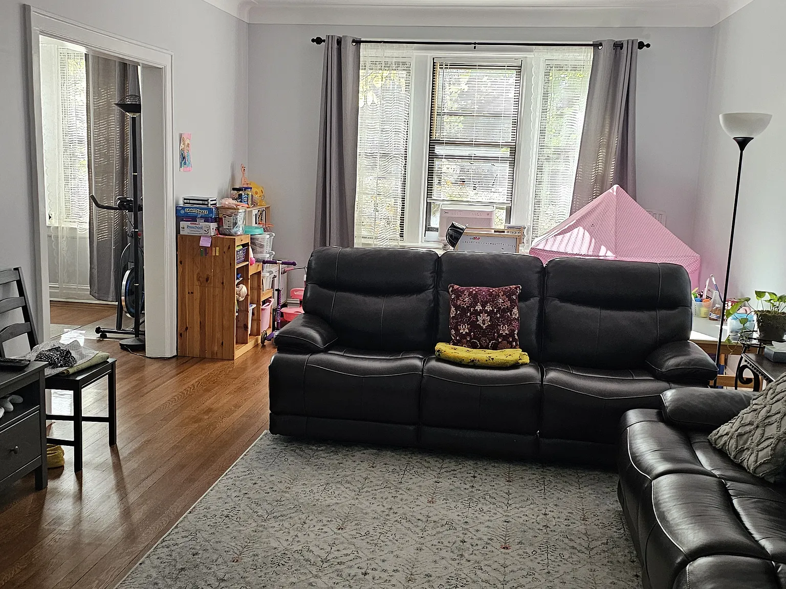 3 bed, 1600 sqft, $4,500 — Photo 3