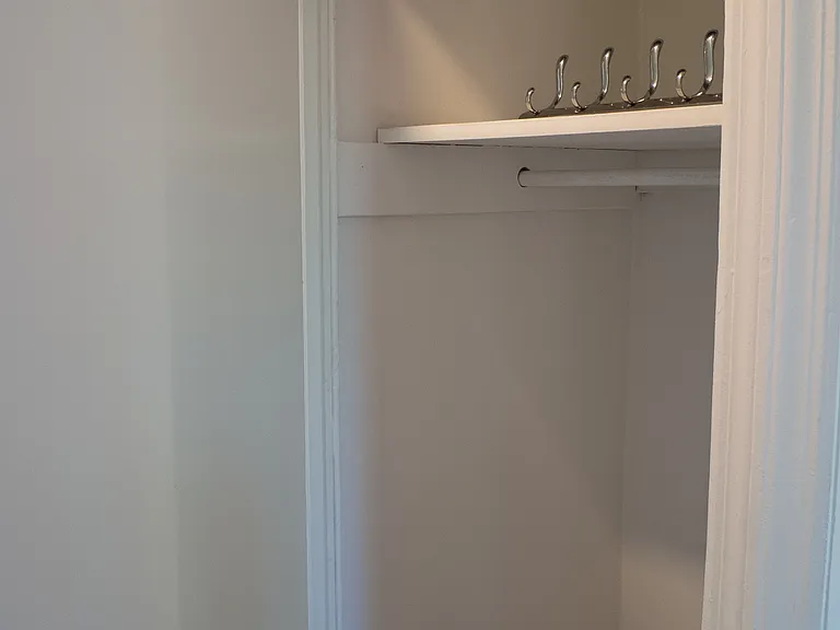 154 Noble St #3 — Photo 10