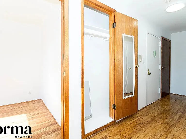 123 Huron St #2 — Photo 4