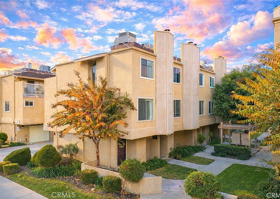 1st image of 334 S Walnut Ave