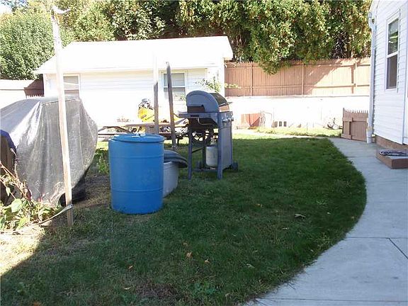 5th image of 4 Durante Ave