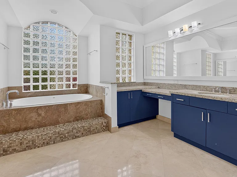 9511 Savona Winds Dr — Photo 44