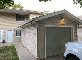 2125 Lockwood Ct, Lincoln, NE 68528