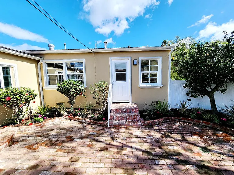 2945 Oakhurst Ave — Photo 14