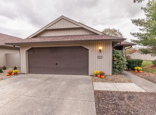 10826 Meadow Trl, Strongsville, OH 44149