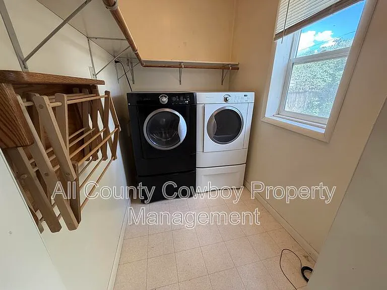 661 N 4th St — Photo 10