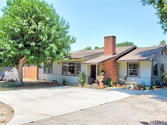 4th image of 23501 Burbank Blvd