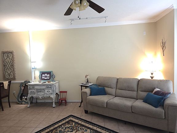 5th image of 208 Hartford Dr