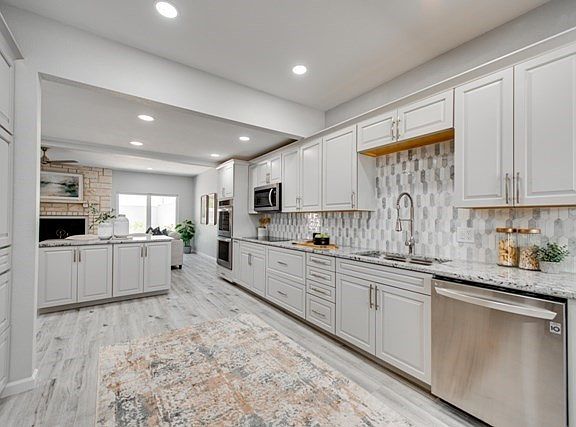 4th image of 2216 Western Dr