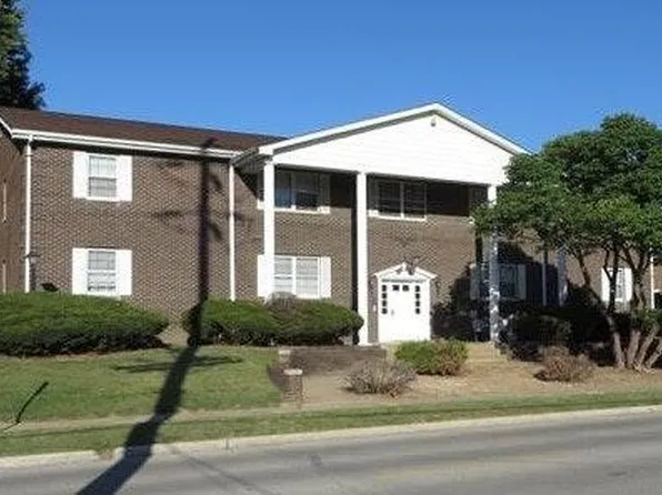 338 N 6th St, Wood River, IL 62095