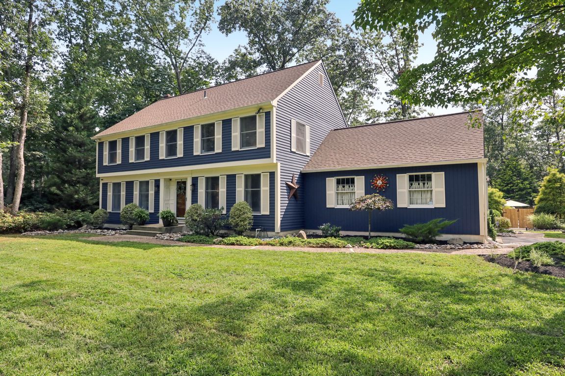 Roxbury Dr-S2207-002.jpg
