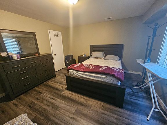 5th image of 21W581 North Ave APT 6