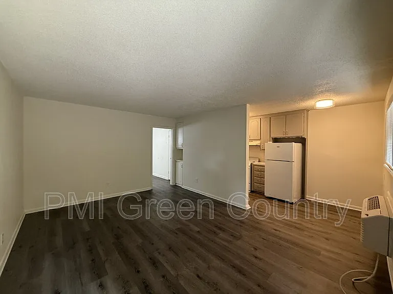 2540 E 7th St #2 — Photo 1