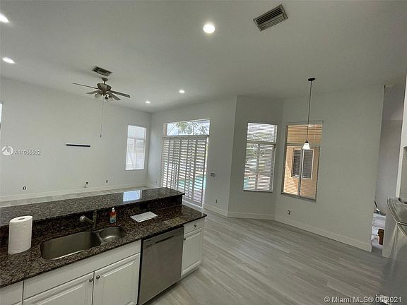 5th image of 19200 SW 62nd St