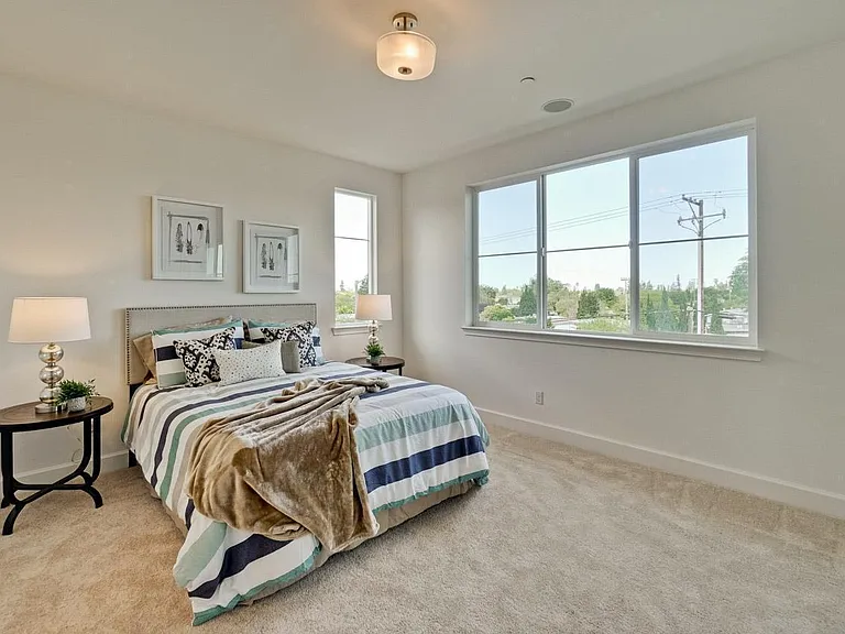 1056 Duane Ct — Photo 16