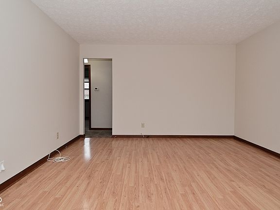 3rd image of 9716 Schrier Dr