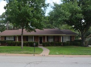 33 Yorkshire Dr, Bedford, TX 76021