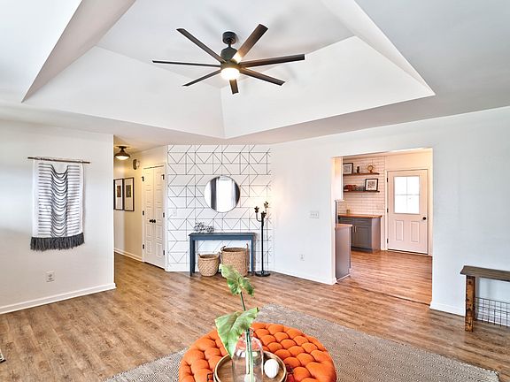 5th image of 3102 Penny Ln