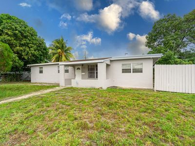 1040 NE 214th St, Miami, FL, 33179