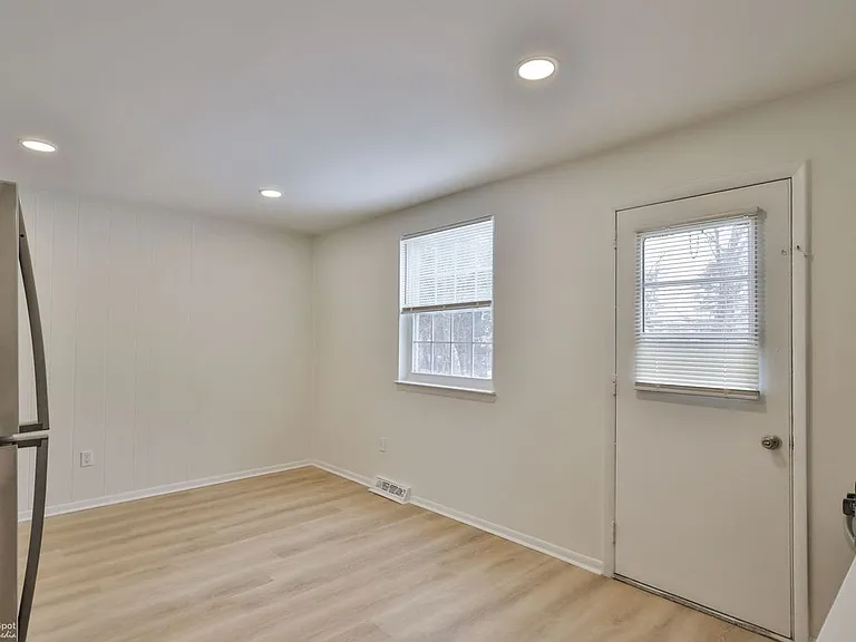 305 S Warminster Rd #B2 — Photo 25