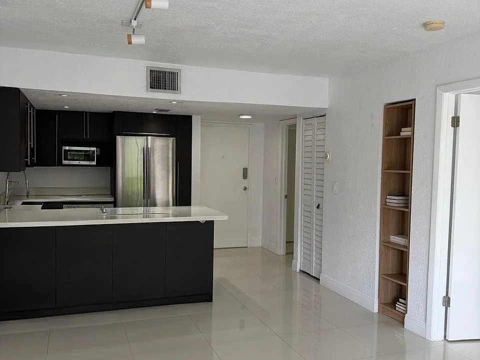 995 SW 84th Ave #423