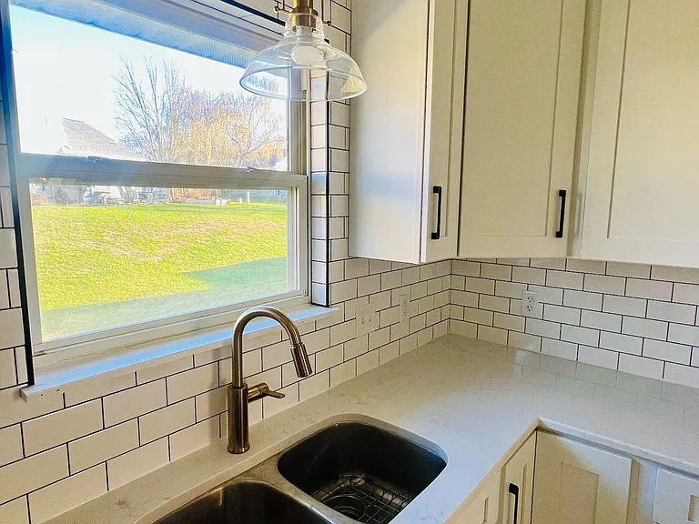 1916 Chenango Pl — Photo 8