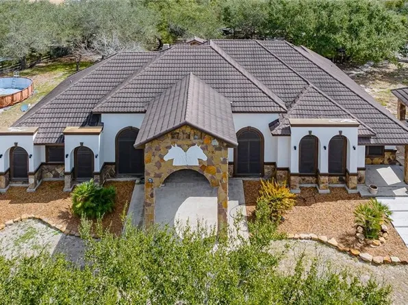 5 W Pond, Rockport, TX 78382