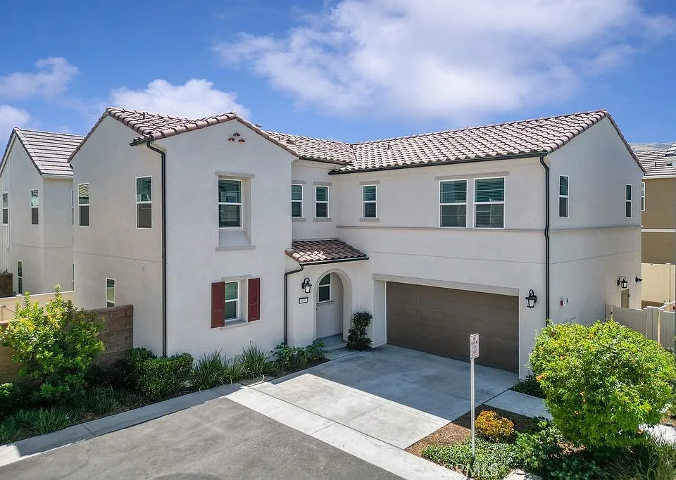4041 Pomelo Dr