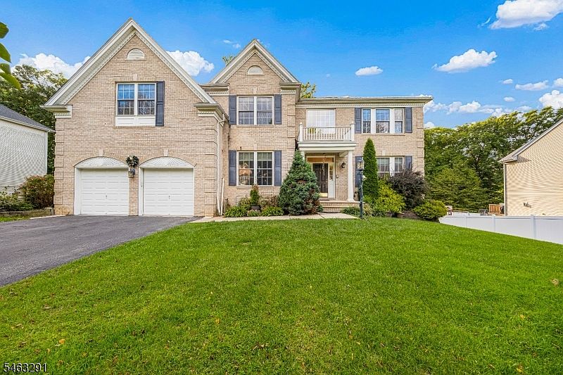 1st image of 9 Red Maple Ln