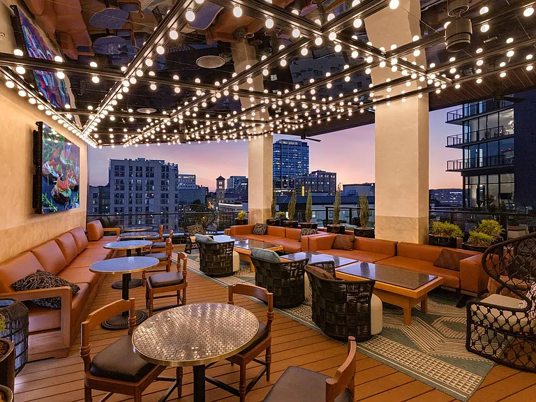 Poolside Bar and Lounge