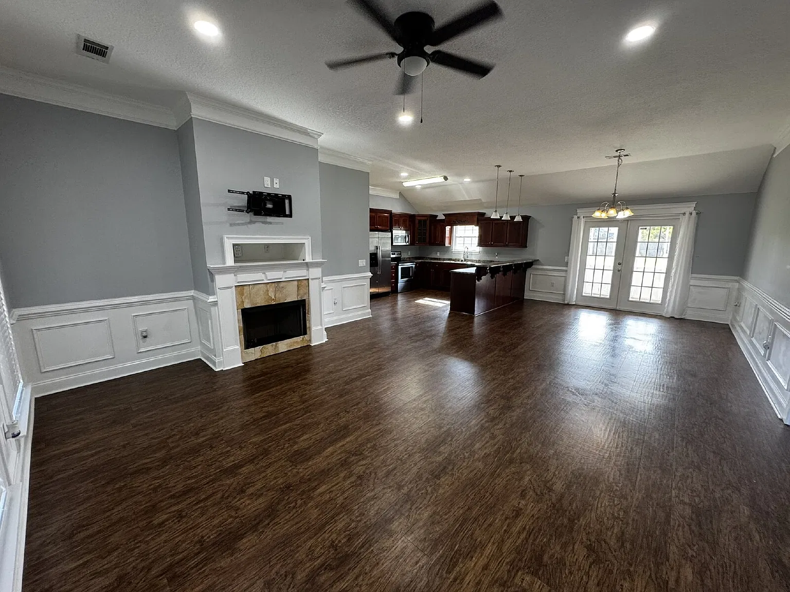 4 bed, 2.0 bath, 1769 sqft, $2,100 — Photo 3