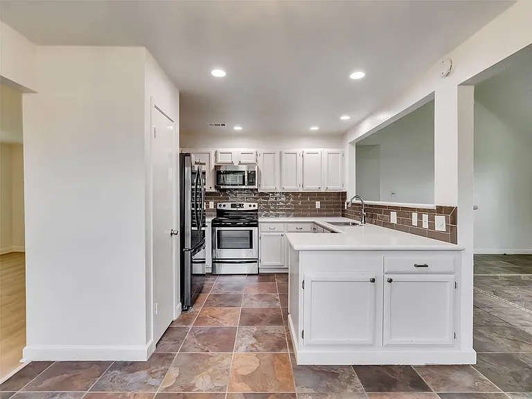 423 Forest Hills Dr — Photo 19