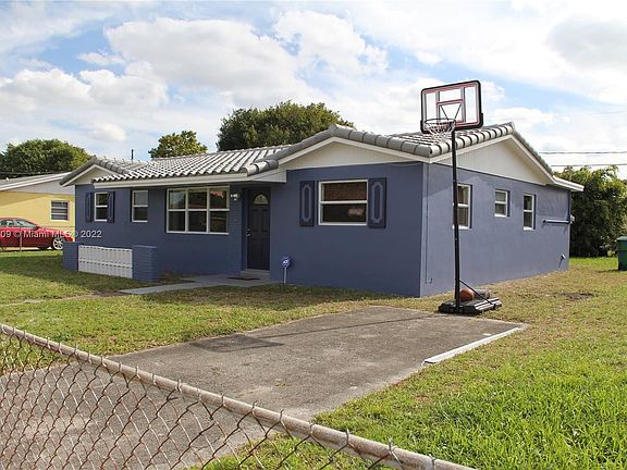 3rd image of 2782 NW 212th St