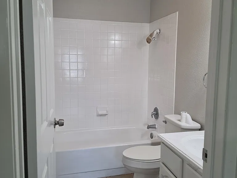 10562 Bounty Dr — Photo 9