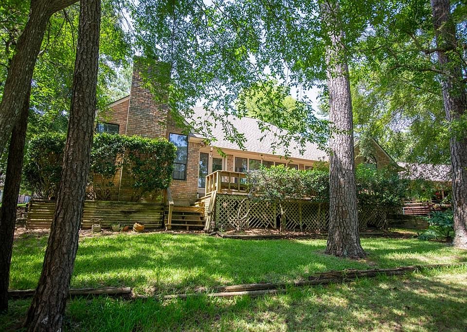 1st image of 817 River Oaks Dr