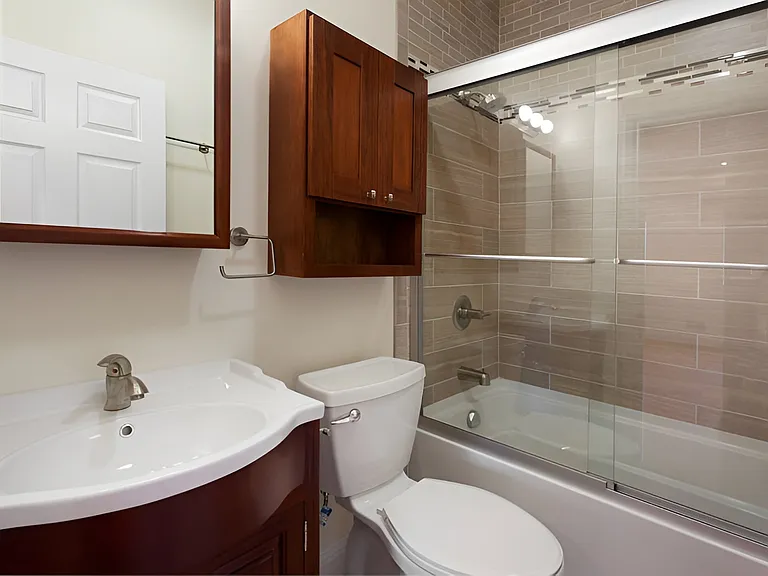 1150 S Van Ness Ave #1150 — Photo 4