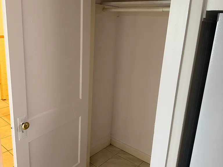 270 Washington St #1R — Photo 6
