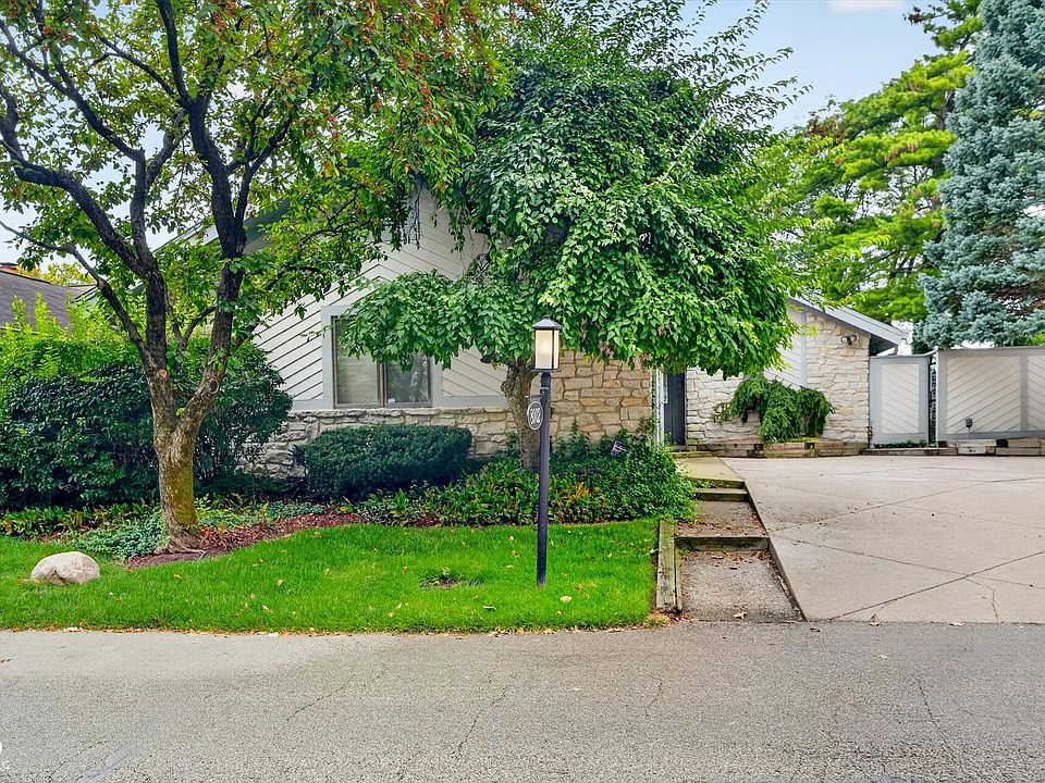 1st image of 8002 Dean Rd