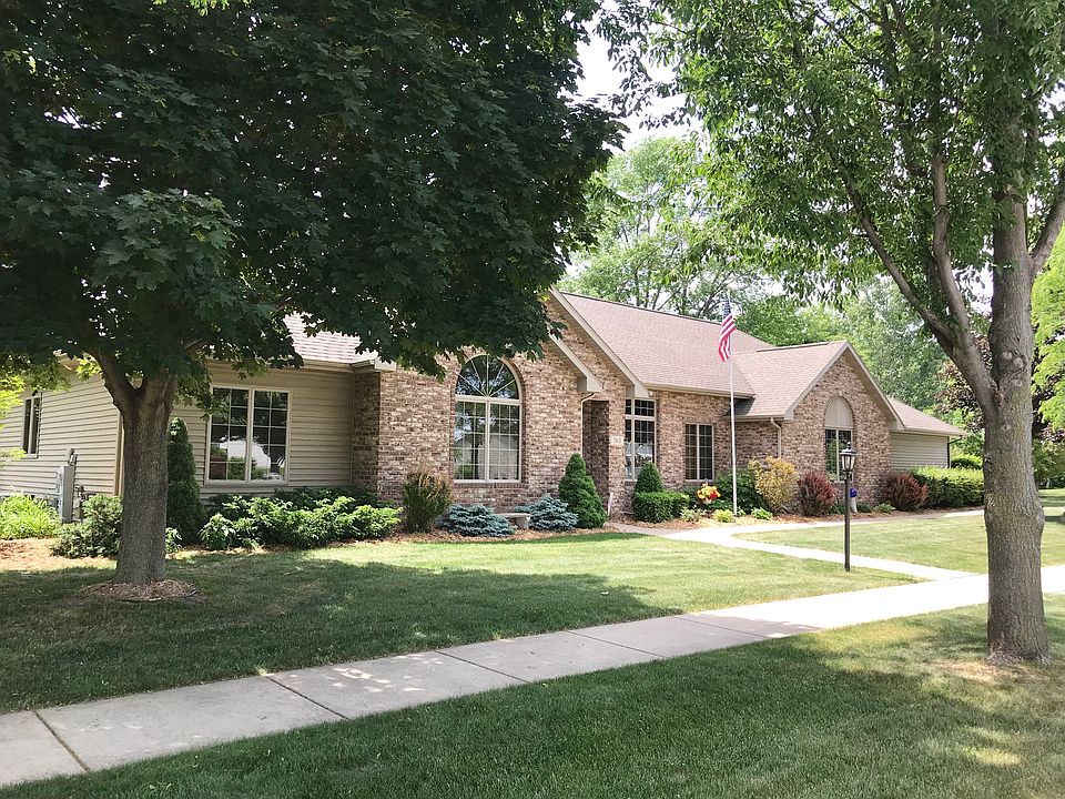 1st image of 765 E River Dr