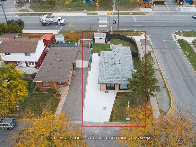 2 Betteridge Ln W — Photo 25