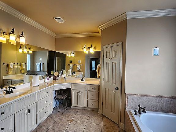5th image of 701 Keeneland Way