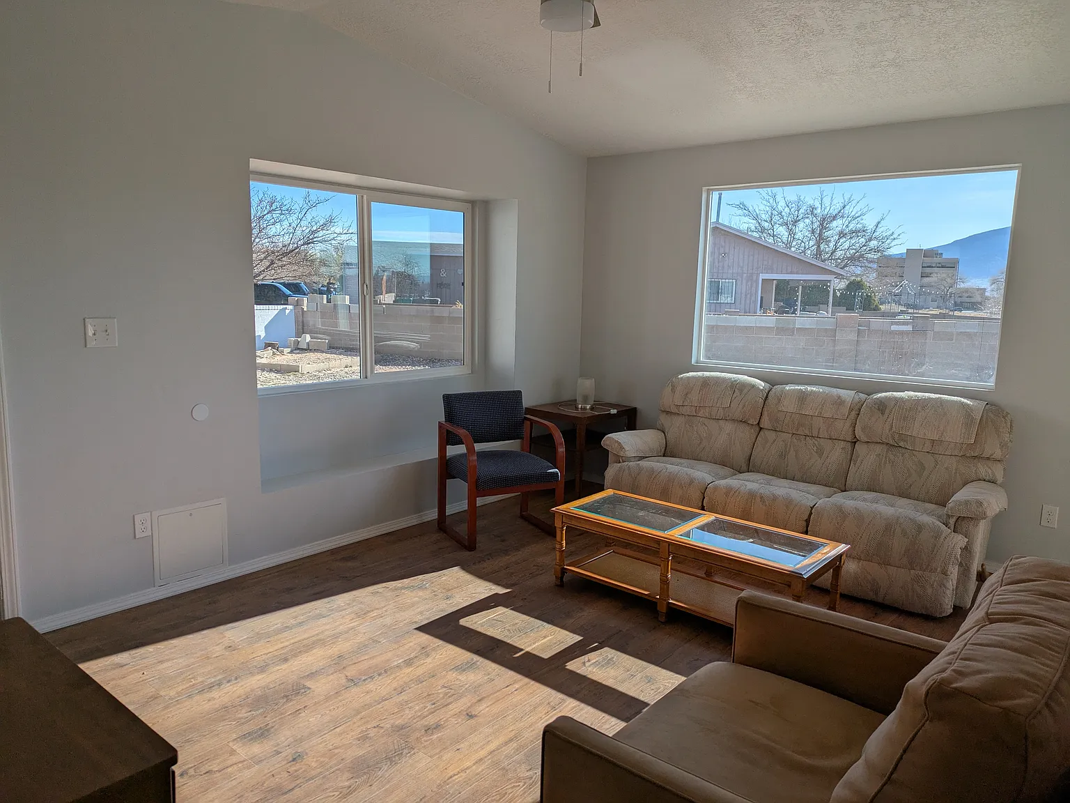 2 bed, 818 sqft, $2,050 — Photo 3