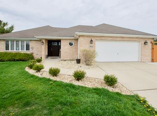 12820 W Beaver Lake Dr, Homer Glen, IL 60491
