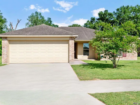 1303 Point Andrew Dr, Gonzales, LA 70737