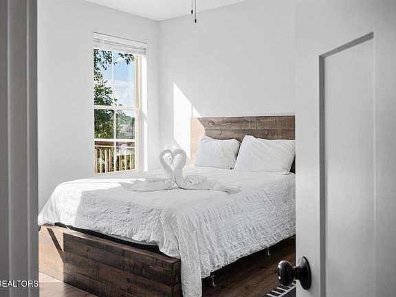 5th image of 1103 Sanctuary Shores Way