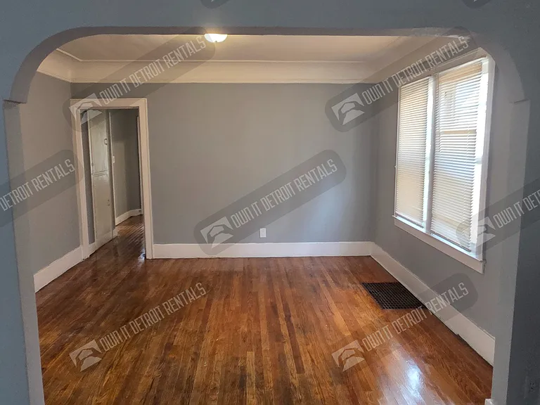 16247 Princeton St — Photo 6